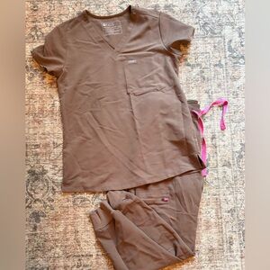 Figs Smokey taupe Zamora and Catarina set in size xxs
